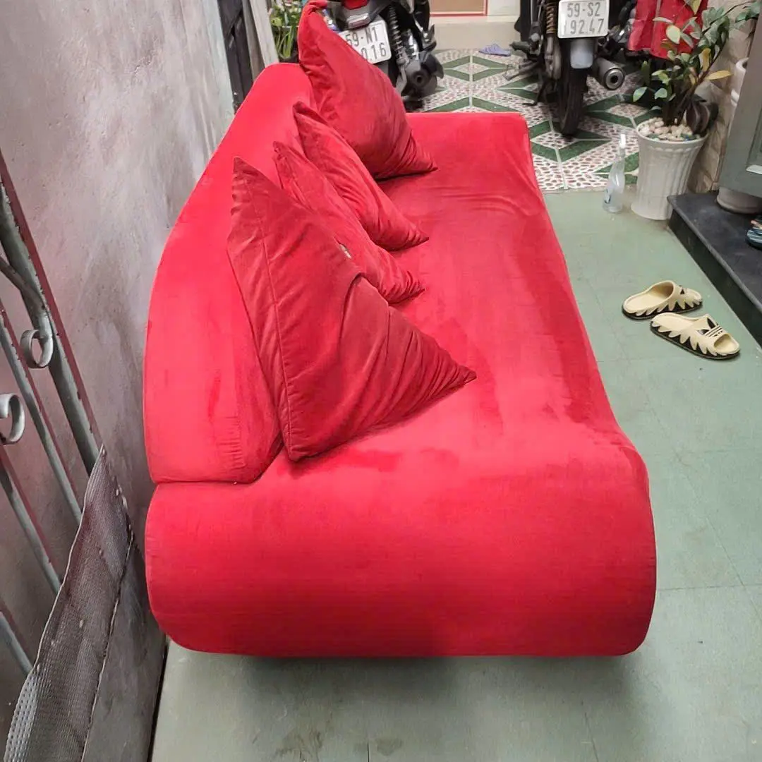 Sofa đỏ sau khi vệ sinh