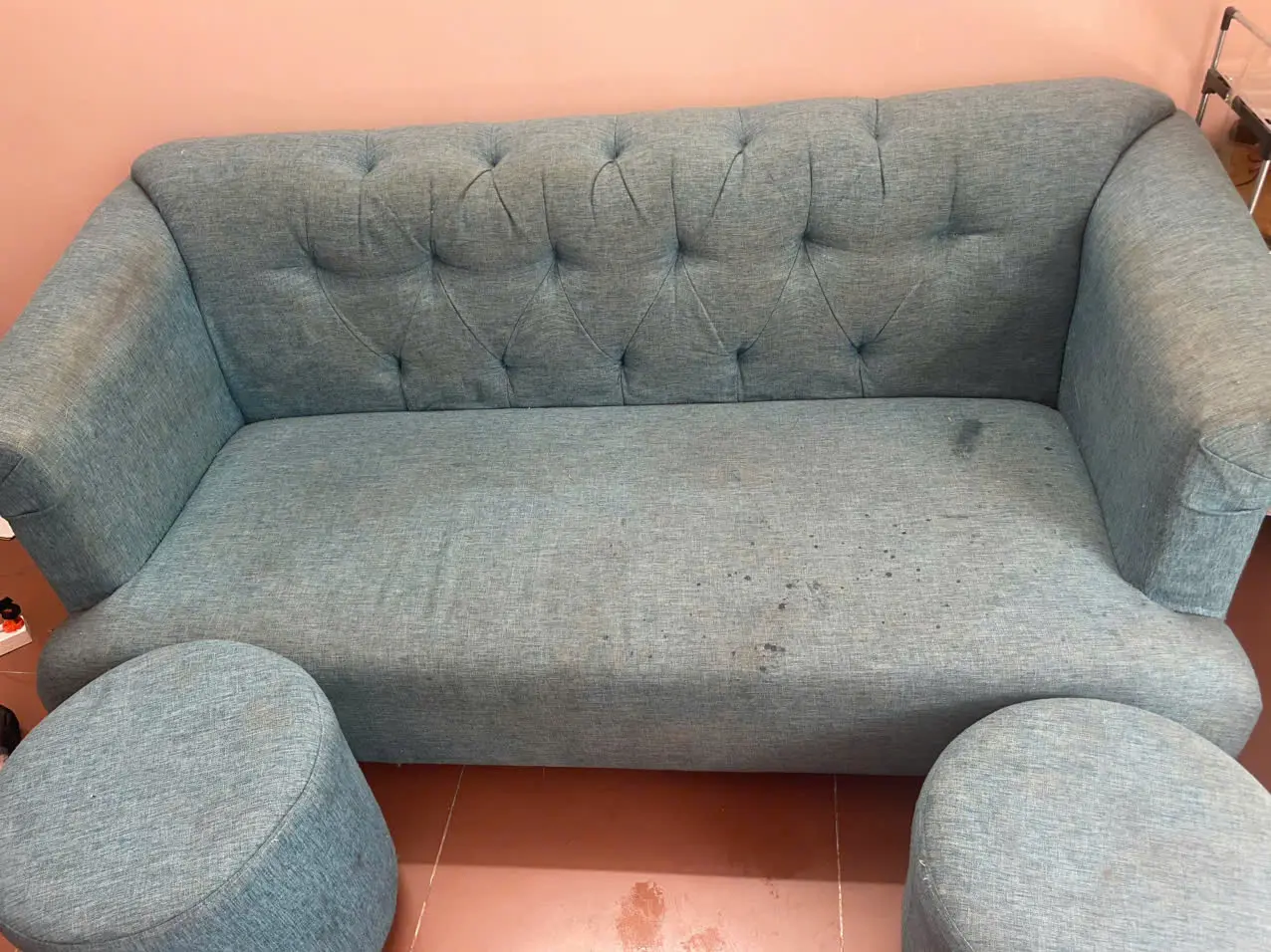 Sofa xanh trước khi vệ sinh